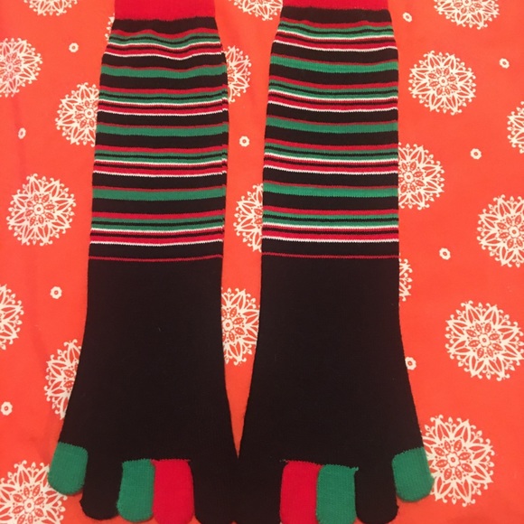 NWOT SANTA TOE SOCKS - Picture 6 of 10